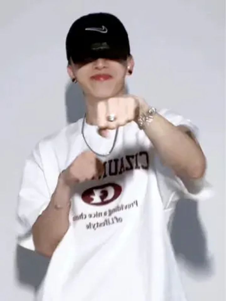 师父 我也坚持不住了～ #一学就会系列 #手势舞