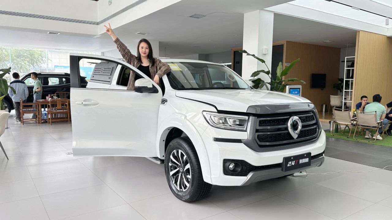 探店实拍长城炮2.4t乘用版:2.4t柴油 9at,不给竞品留一点机会?