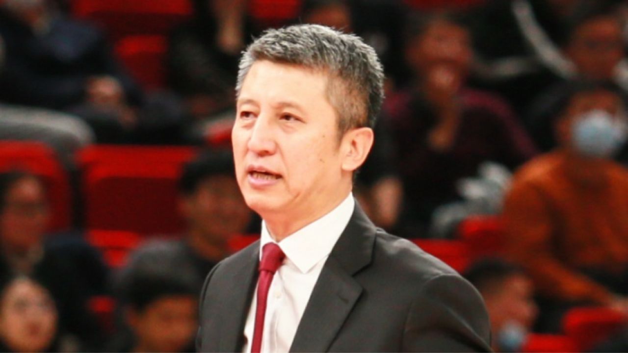 郭士强重掌国家队:不能兼任已离开广州男篮,去年才签5年,龙狮官方道别