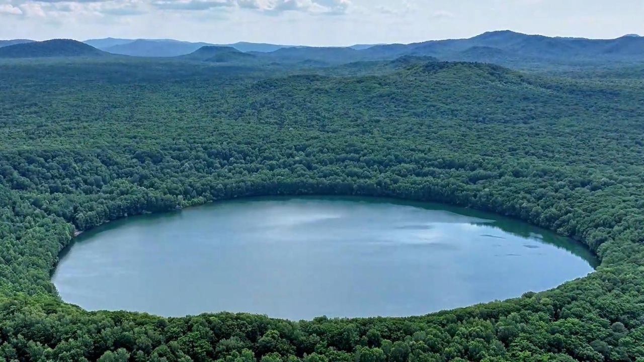 千城胜景|吉林靖宇:四海龙湾玛珥湖