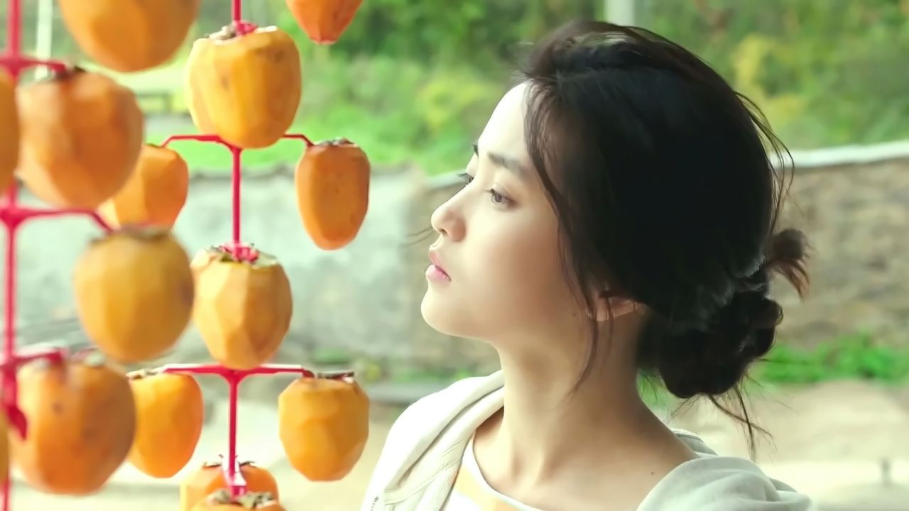 周深的《小美满》,歌词太治愈了,一种说不出的恬淡轻松感!_腾讯视频