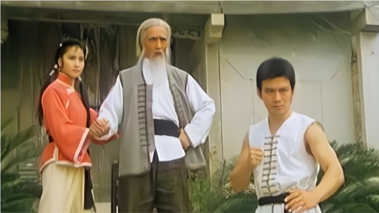 老电影《无敌鸳鸯腿》主题曲热血激昂,鸳鸯腿大战黑沙掌,精彩