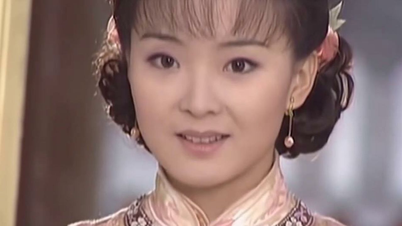 再听老歌《自君别后》,依然被旋律深深打动,剧中王艳好迷人