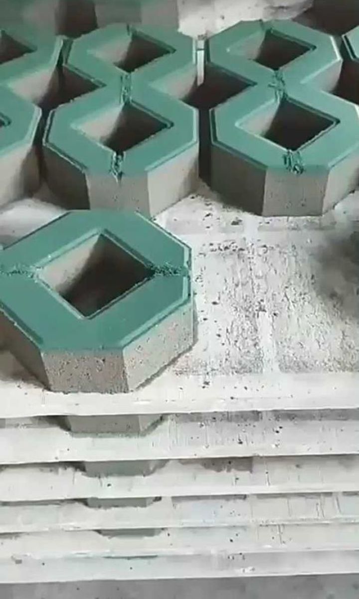 8字植草砖混凝土人行道八字砖公园停车场用水泥植草砖园林绿化砖