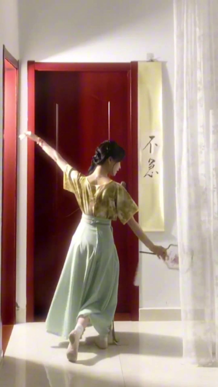 月光不解风情～ #古典舞 #夜泊秦淮 #我的舞蹈日记