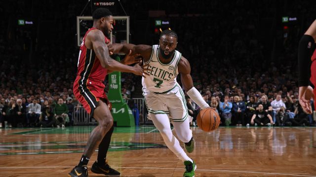 热火94-114凯尔特人 塔图姆三双凯尔特人主场大胜热火拿下开门红