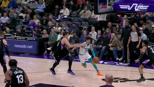 《NBA全场集锦》球风相当犀利 三球无惧对抗冲击篮下疯狂收下2+1