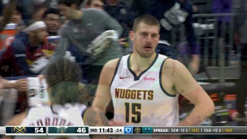 《NBA全场集锦》篮筐如大海一般 约基奇弧顶大空位三分一击命中毫不犹豫