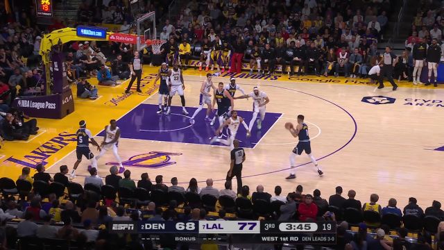 28日NBA最佳扣篮 小波特直捣黄龙无视詹姆斯防守暴扣得手