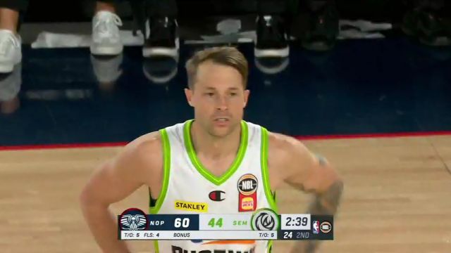 东南墨尔本凤凰vs鹈鹕第2节英文原声回放