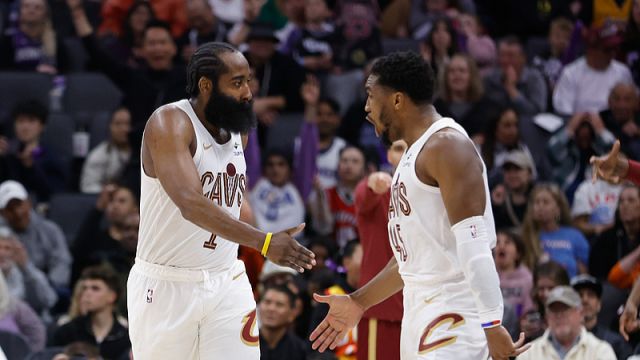 骑士132-126国王 米切尔35分携手哈登23+8客场取胜