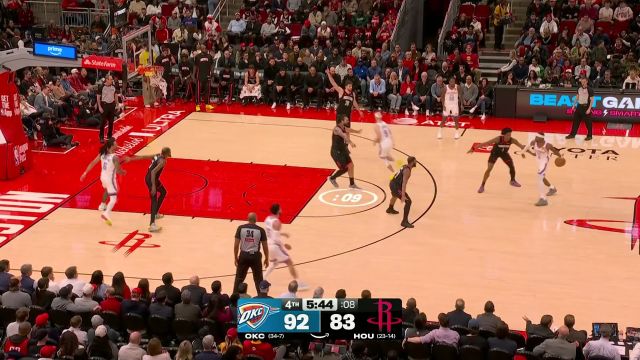 分差扩至到两位数！华莱士突分米切尔三分同样火热