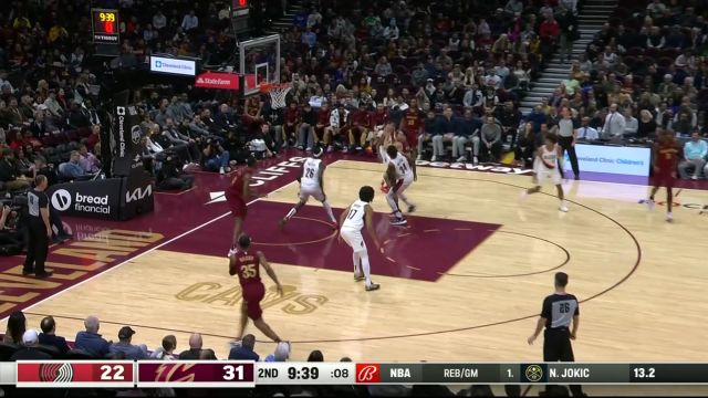 你们不愧是队友啊！莫布利篮下轻轻一点 开拓者三人同时起飞