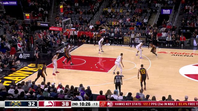 套路深海底针！特雷杨小打大一个拜佛过掉防守抛投命中