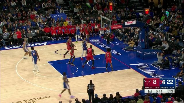 接球三分轻描淡写 乌布雷底角三分引弓一箭穿心