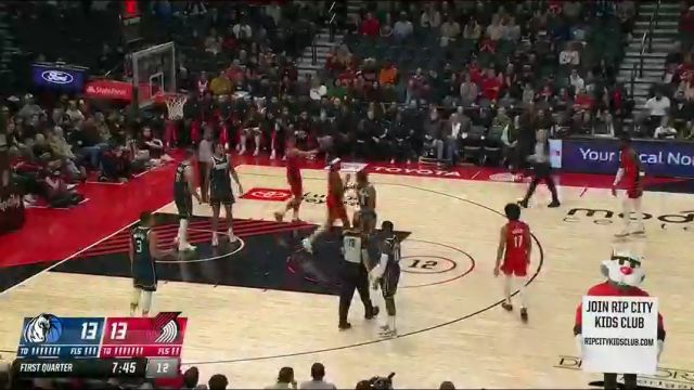 NBA常规赛：独行侠vs开拓者英文原声全场回放