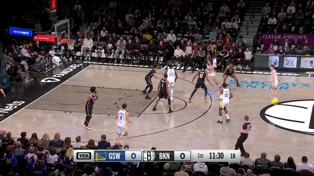 第一攻轻松拿下 库里急停中距离稳稳命中