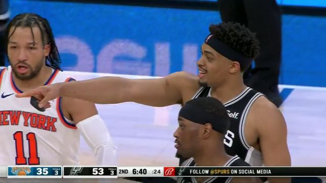 尼克斯vs马刺第2节英文原声回放