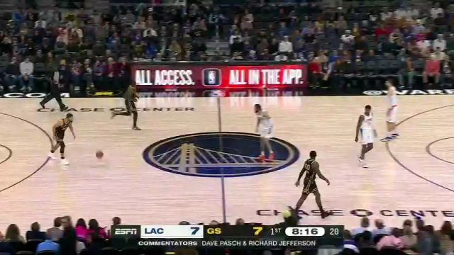 这让人怎么防 库里突施冷箭三分一发入魂