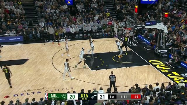 传的恰到好处！基扬特-乔治中圈发牌妙传篮下的马尔卡宁心领神会空接暴扣