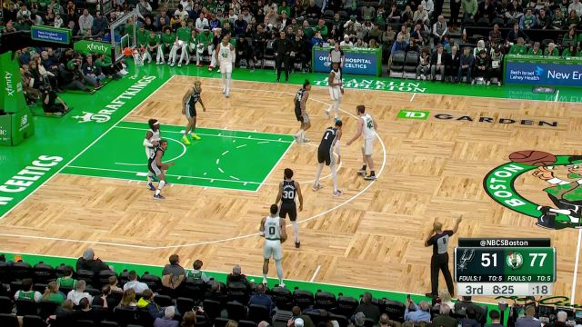 饼喂到嘴边了！琼斯快下助攻洞穿防线 尚帕尼球到人到飞身终结