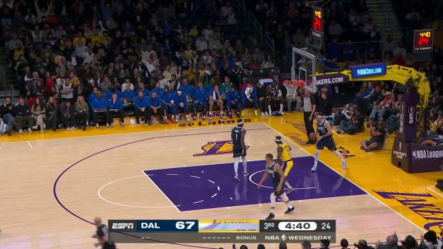 主打一个超远制导 拉塞尔与哈迪对飙三分