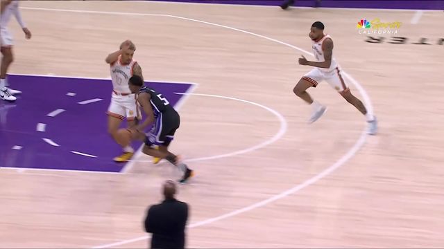 这是什么神仙球 福克斯杀进篮下高难度出手命中2+1
