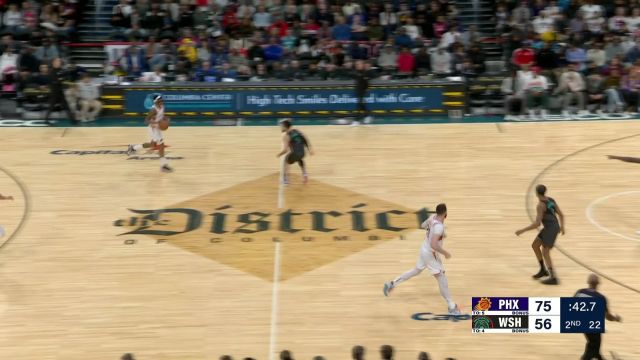 这篮筐没人比我更熟悉 比尔中投出手简直轻松随意