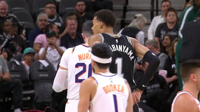 太阳131-106马刺 杜兰特布克三节打卡太阳客场大胜马刺