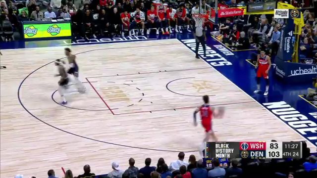 普尔失误实物送大礼 霍勒迪轻舒猿臂完成扣篮