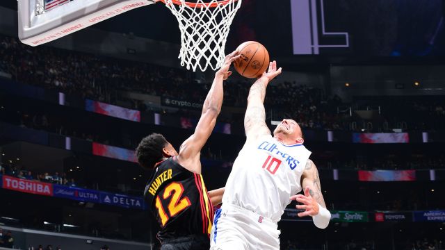 空中较量谁主沉浮！亨特正面硬碰硬拒绝泰斯扣篮