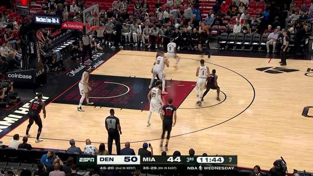 你有来言我有去语！约维奇外线觅得良机三分飚中 波普祭出完美弧线予以还击