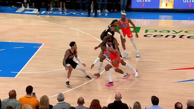 为关键场面而生！杰伦-威廉姆斯读秒阶段大心脏准绝杀拿下胜利