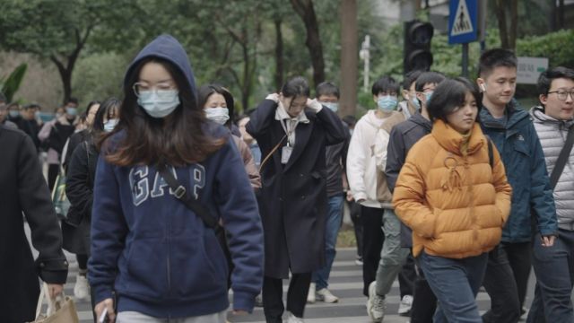 女本柔弱 为母则刚!不懂英语没出过国 为救孩子她出国求医找病友群