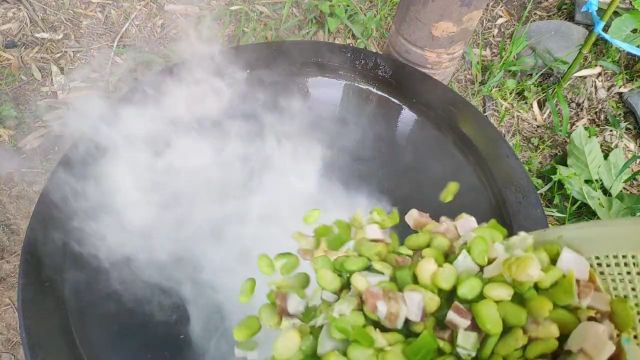 野米饭有4大件才正宗,米饭香味扑鼻,吃3大碗都嫌少