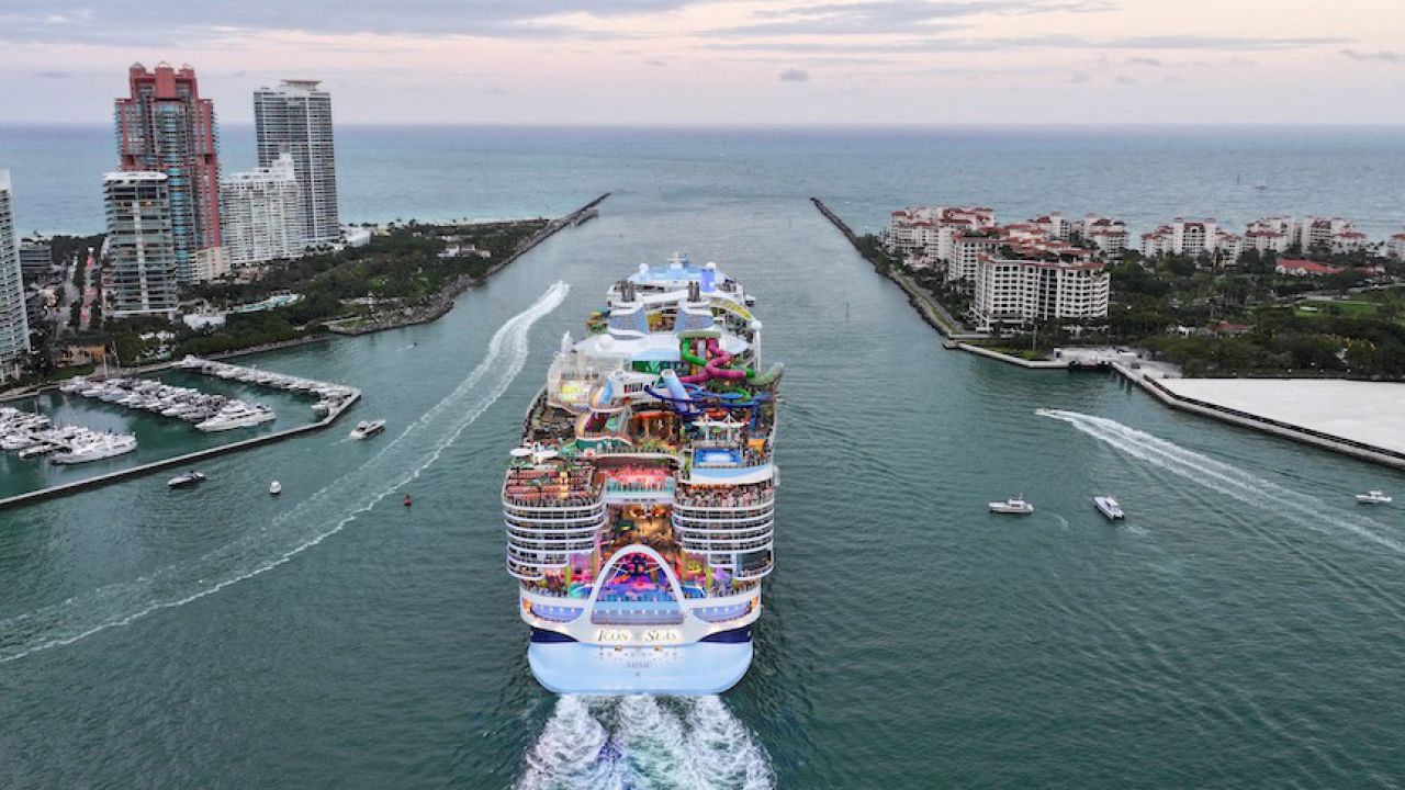 世界最大邮轮:"海洋偶像"号开启首航