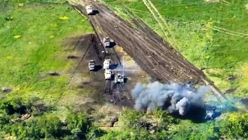 俄乌阵地对决：一辆俄坦克击毁8辆乌重装甲，无人机实拍，真够猛