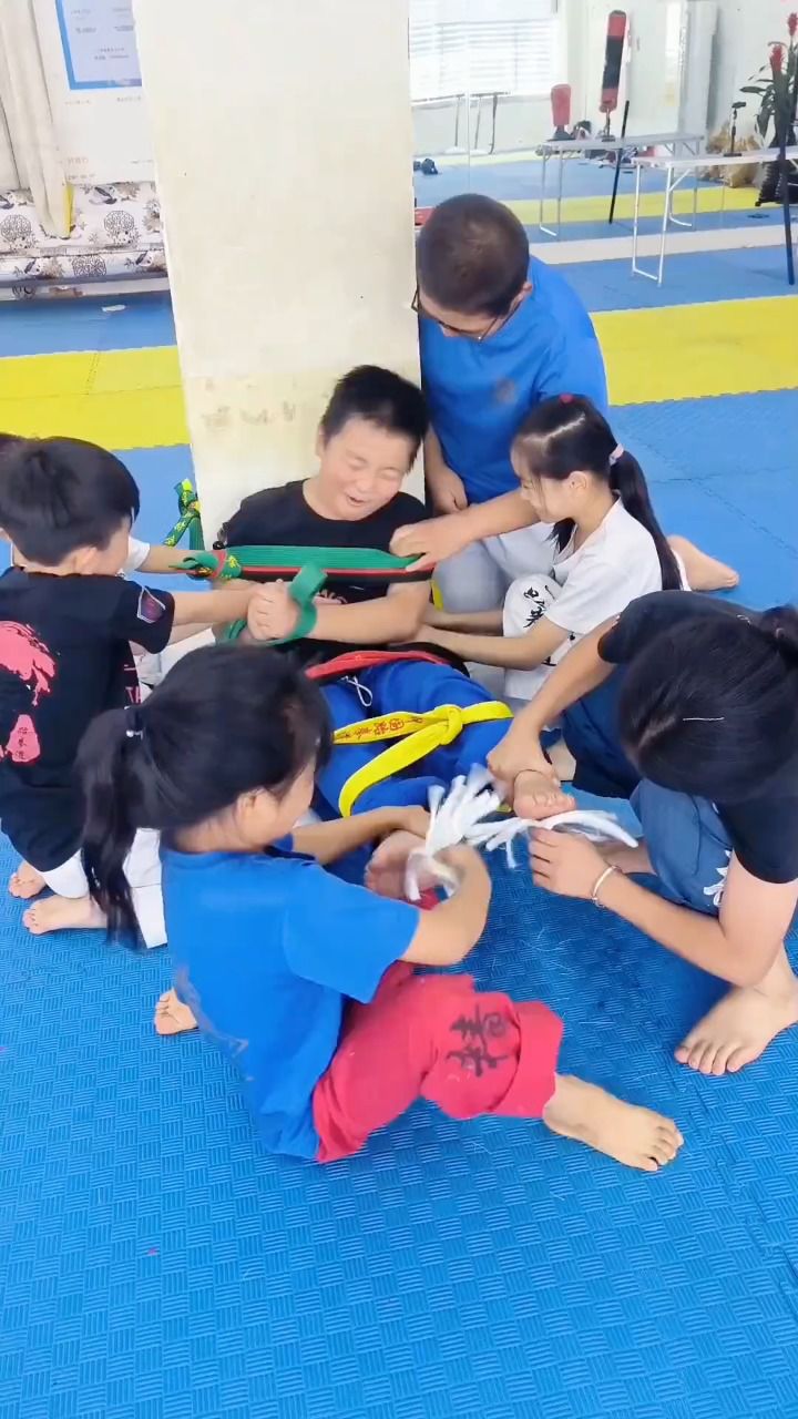 挠挠脚心系列，看一遍笑一遍，快乐就这么简单_高清1080P在线观看平台_腾讯视频