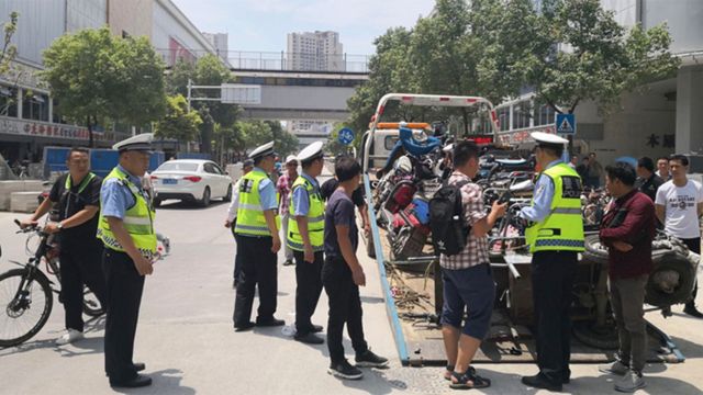 交警满大街查超标电动车,为啥不直接查厂家?交警给出解释