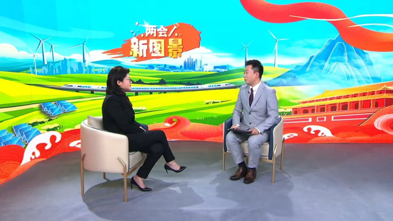 鄂尔多斯集团总裁王臻接受内蒙古电视台采访