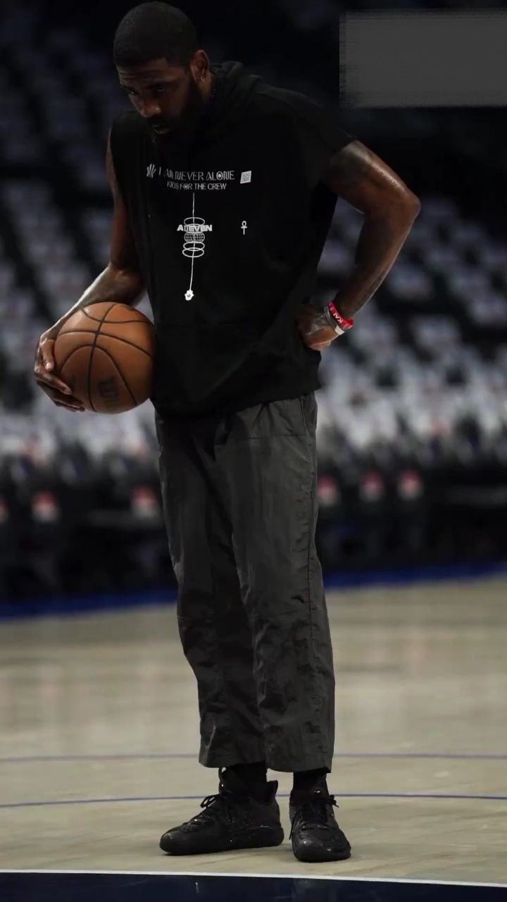 慢动作观看欧文赛前训练