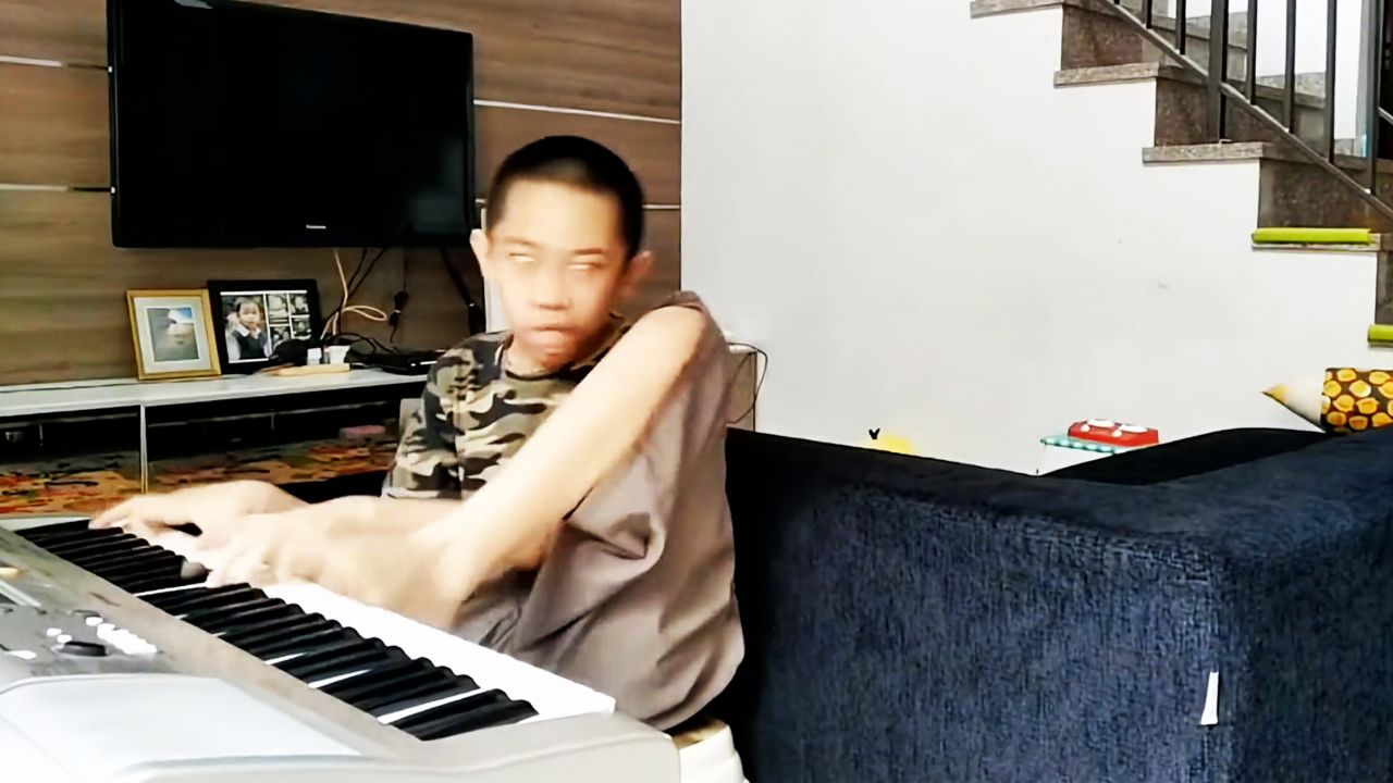 真正的音乐究竟是啥样的?弹钢琴像戏精附体,简直不要太搞笑