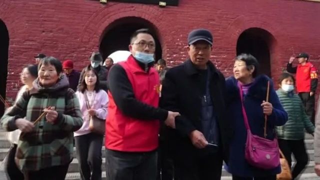 淮阳区:千余名“志愿红”扮靓伏羲文化旅游节