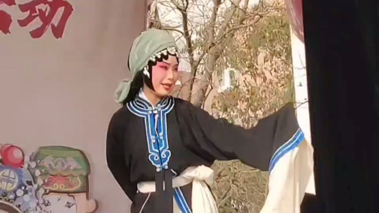 新乡市演艺公司豫剧团优秀青年演员王晓曼领衔主演豫剧《三娘教子》寻