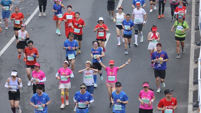 12000人参赛,路上到处都是人,惠州今天网络刷屏了!