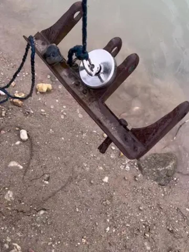 强磁打捞神器 #专业水下打捞 #打捞 #强磁捞铁