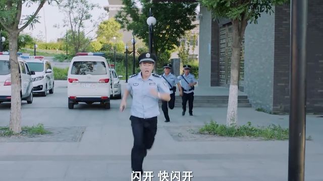 为什么说军人优先 看完你就知道了#电影特级英雄黄继光