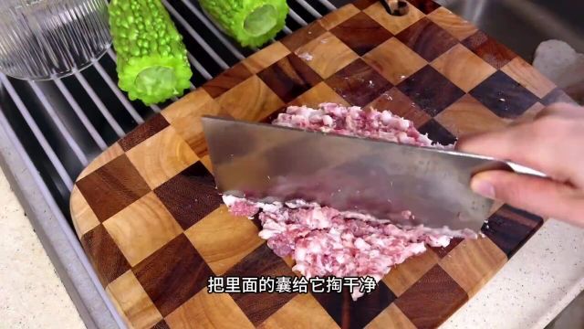 苦瓜酿肉,家里的大人孩子都喜欢吃#我的厨房日记