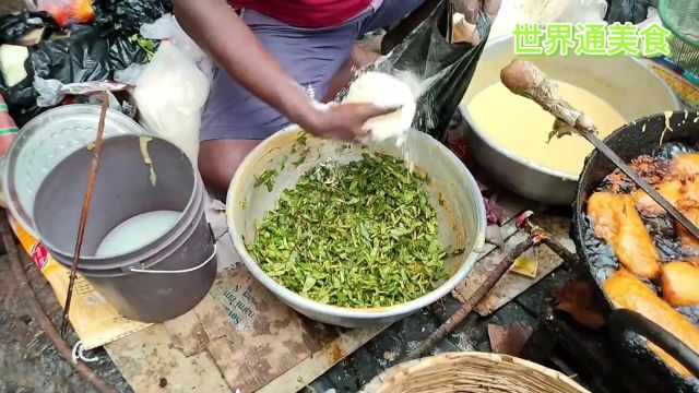 印度街边美食之“油炸树叶面饼”,味道绝对浓厚,不怕老板光脚