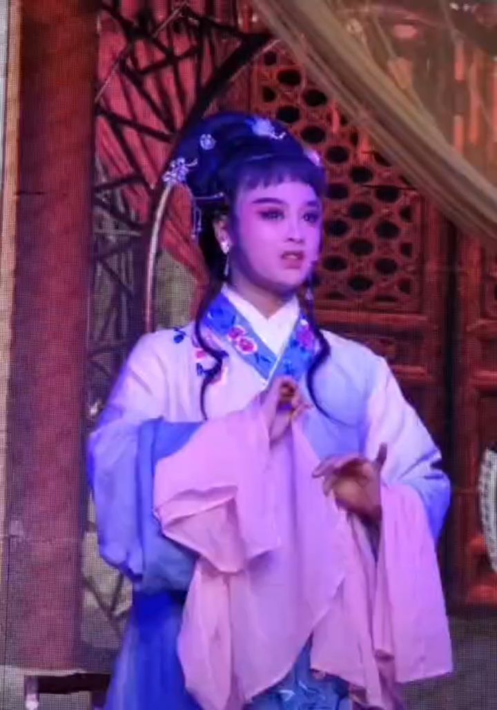 台州桔乡越剧团叶露丹饰演周文斌